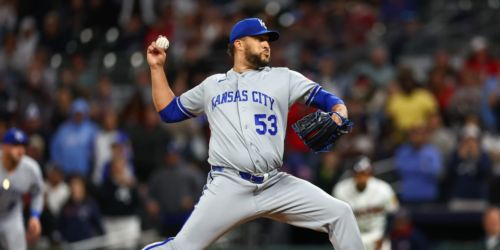 Estévez out for season with shoulder surgery after unsuccessful rehab