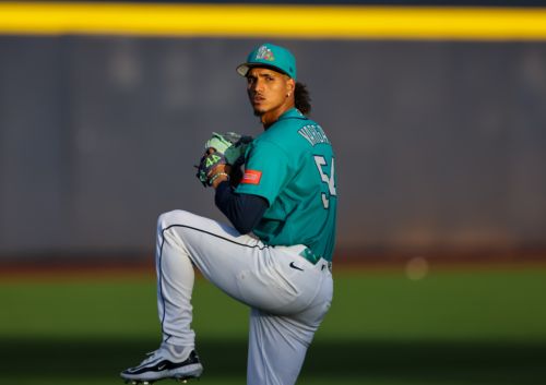 Mariners prove “close” only counts sometimes in baseball, lose 9-4