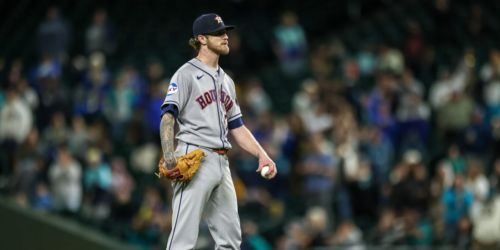 Astros squander 4-0 lead -- and a chance to break away in AL West