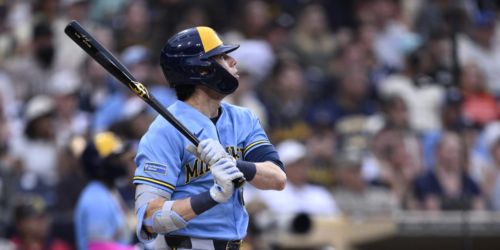 Yelich knocks in Contreras with homer after both moved down in lineup
