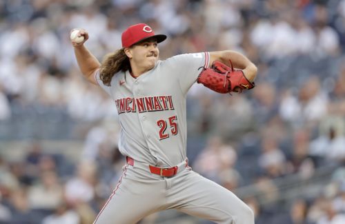 Cincinnati Reds vs. Milwaukee Brewers – Rhett Lowder vs. Brandon Sproat