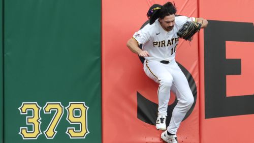 Bryan Reynolds' stunning home run robbery trend is silencing critics