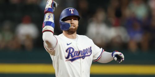 Home cooking keeps fueling Rangers' postseason push
