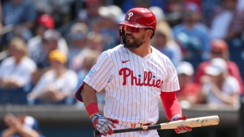 Kyle Schwarber picks up right where he left off in first spring at-bat for Phillies