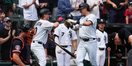 White Sox rally for 5th straight win to end torrid May