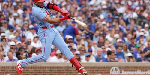 Báez's borrowed cleats from historic debut heading to Cooperstown