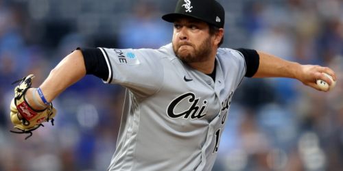 Pair of droughts doused as White Sox shut out, stand up to Royals