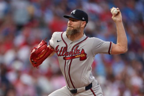 Mauricio Dubón, Chris Sale help Braves win series opener at Phillies
