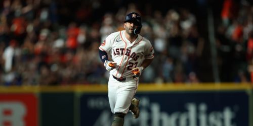 Altuve to undergo MRI after exiting with left side injury