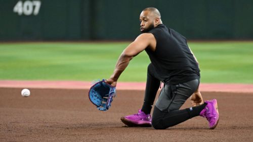 D-backs' Santana likely to miss extended time