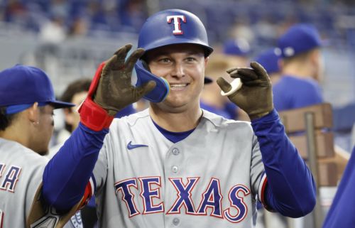 39-42 – Rangers blast off early to take down Blue Jays in opener