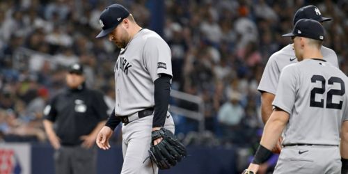 Pair of bunts, awkward final play sink Yankees in 10th