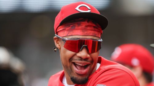 Reds quietly restore beloved outfielder after surprising DFA twist