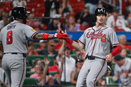 Mike Yastrzemski back in lineup to face Padres