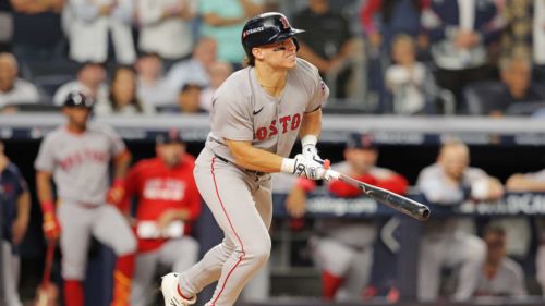 Unexpected player predicted to steal Red Sox Opening Day roster spot from Andruw Monasterio