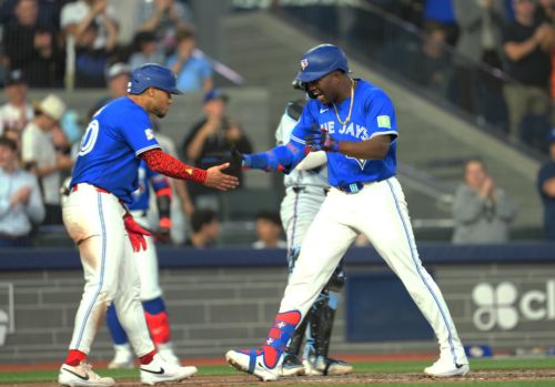 Offence Arrives, Jays Drub Marlins 8-1