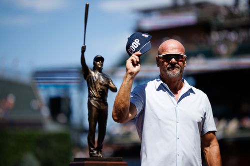 Colorado Rockies Unveil Bronze Statue of Larry Walker: “I Don’t Deserve That”