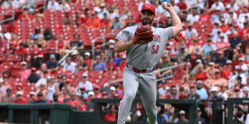 As Reds' skid hits 4, Francona implores team to 'run the bases with your pants on fire'