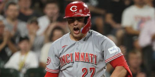 Stewart's 2 hits bookend Reds' frustrating offensive output