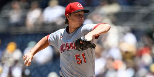 Reds miss opportunity for road relief in seesaw finale with Padres