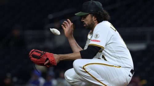 Pirates fans bring the jokes after DFA'd pitcher was traded to Twins following series sweep
