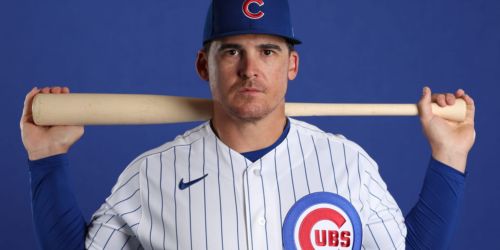 Cubs offseason addition Austin out for months after knee surgery