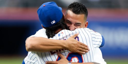 OMG! Fan favorite Iglesias returns to Citi Field for 1st pitch