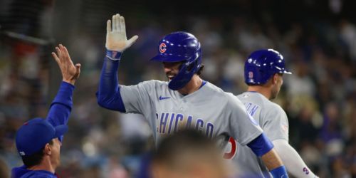 Perfect 10! Swanson's HR caps comeback, keeps Cubs' win streak alive