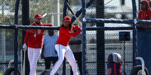 Abrams tuning out trade rumors with help of new skipper