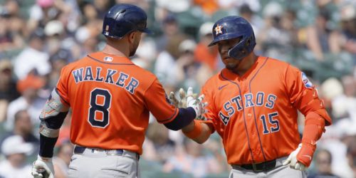 Astros' comeback complete with big hits, shutdown relief, stellar defense