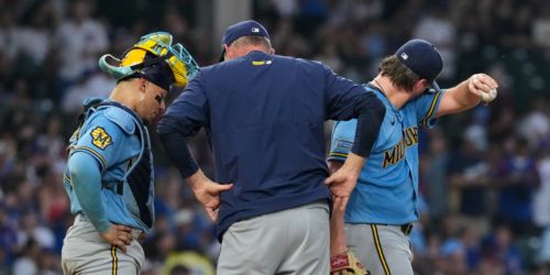 Harrison struggles vs. Cubs in pivotal NL Central series opener