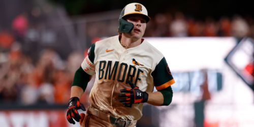 Henderson hammers 100th career HR, joining elite O's company