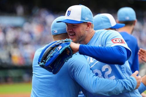 Royals take down Reds and win second road series of the year