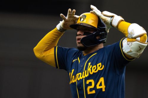 Contreras stars, Kuhnel hangs on in Brewers’ 6-5 win over Reds