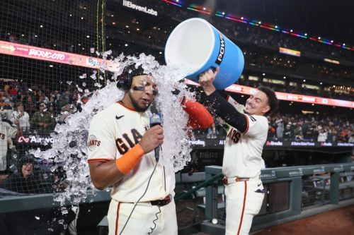 Giants walk off A’s with two 9th inning bombs