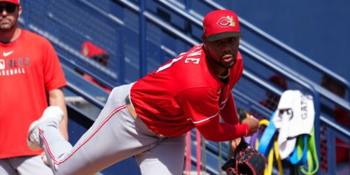 Reds ace Greene to have MRI on stiff right elbow