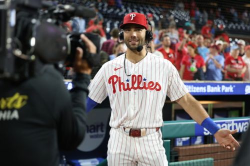 Rookie right fielder homers for first MLB hit in win against Marlins