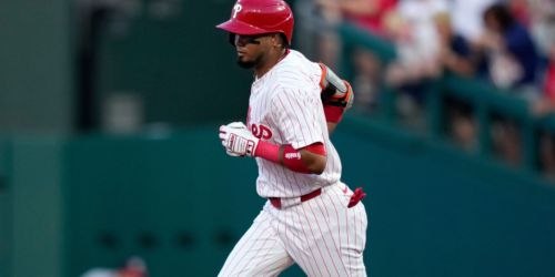 Welcome to Philly! Arraez unleashes huge bat flip after HR in 2nd game with Phils