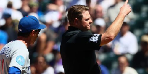 Counsell tossed in sixth inning after arguing about non-reviewable play