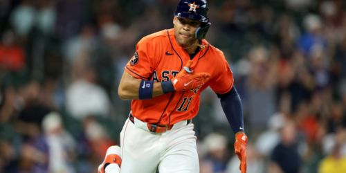 Smith, Teng keep rolling despite Astros' extra-inning loss to Brewers