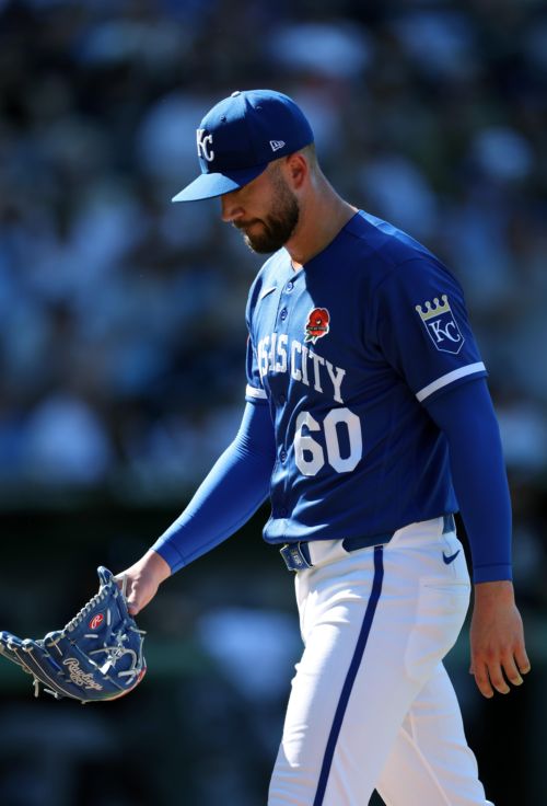 Erceg plays Lucy to the Royals’ Charlie Brown; Rangers win 7-6