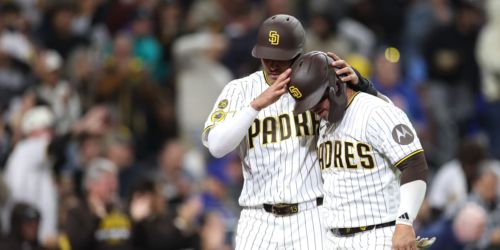 Machado exits game with left leg injury for precautionary reasons