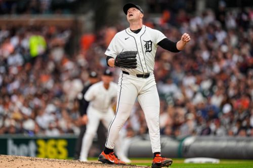Homer-happy Yankees best Tigers in series finale