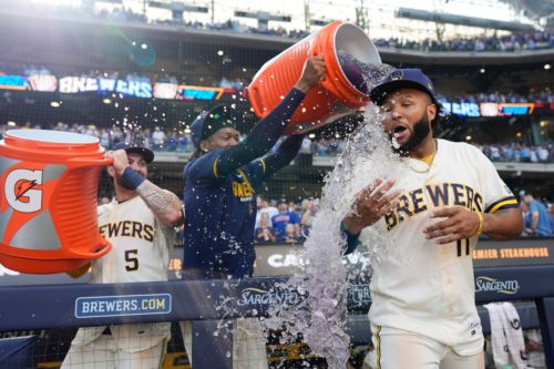 Chourio’s late heroics lead Brewers over Cubs in Labor Day thriller