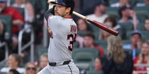 Kwan out of Friday's starting lineup after an off-day? Guards say don't read into it