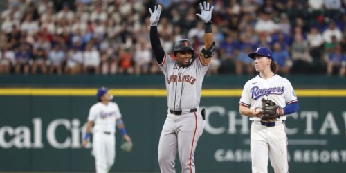 Leonard caps 9-year journey to the Majors with 1st big league hit