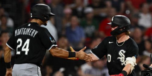 Bats come alive, but White Sox drop 13-inning heartbreaker at Fenway