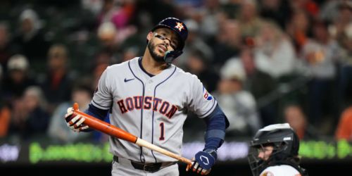 Correa undergoes surgery, will rejoin Astros when he's off crutches