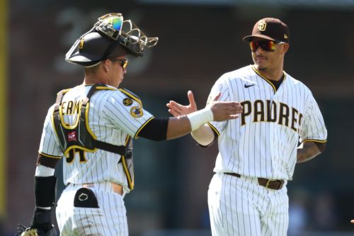 Padres look to stay hot against visiting Giants