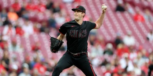 Lodolo's season debut a bright spot as Reds drop 8th straight